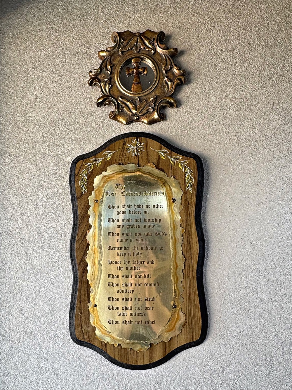 Vintage Wooden Ten Commandments Wall Plaque Brass Metal Scroll